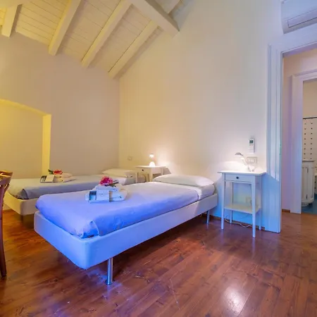 Faccioli Deodara With Shared Pool - Happy *