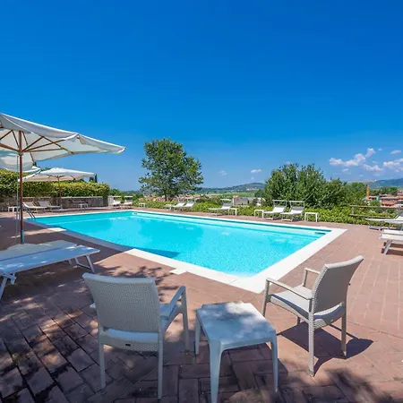 Faccioli Deodara With Shared Pool - Happy *
